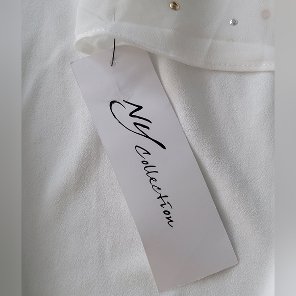 SALE NWT NY Collection White Flutter Sleeve Top Silver & Gold Studded Accents M - Picture 12 of 15